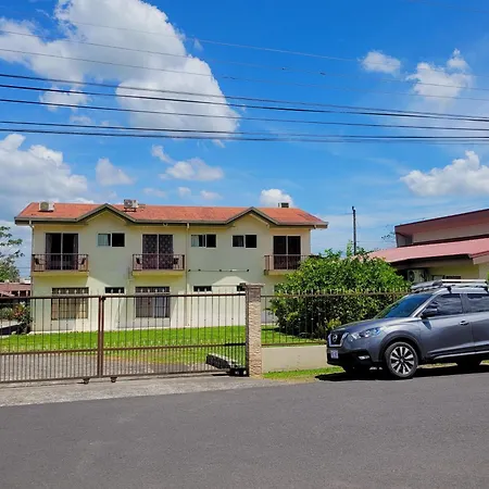Volcano View Apartments La Fortuna Exterior photo
